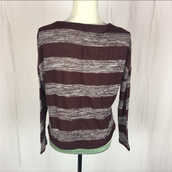 Forever 21 Light Sweater Top - Picture 2 of 4